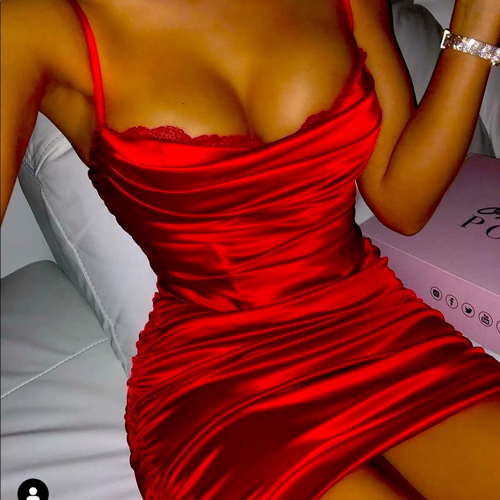 New. NEVER worn oh polly dress